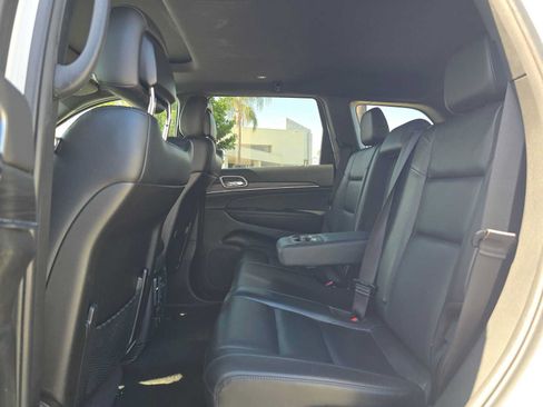 Used 2021 Jeep Grand Cherokee Limited AWD/4WD image 18