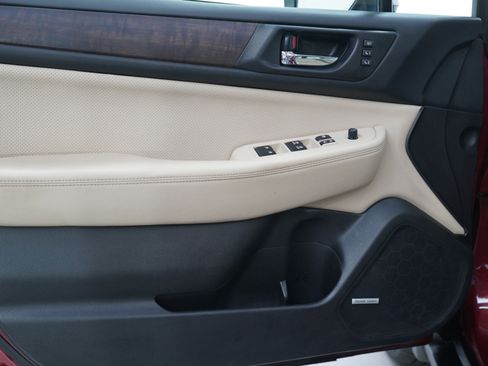 Used 2017 Subaru Outback 3.6R Limited image 19