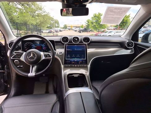 Used 2024 Mercedes-Benz GLC 300 4MATIC image 31