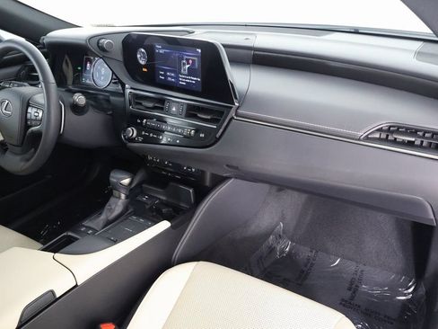 Used 2022 Lexus ES 300h w/ Premium Package FWD image 9