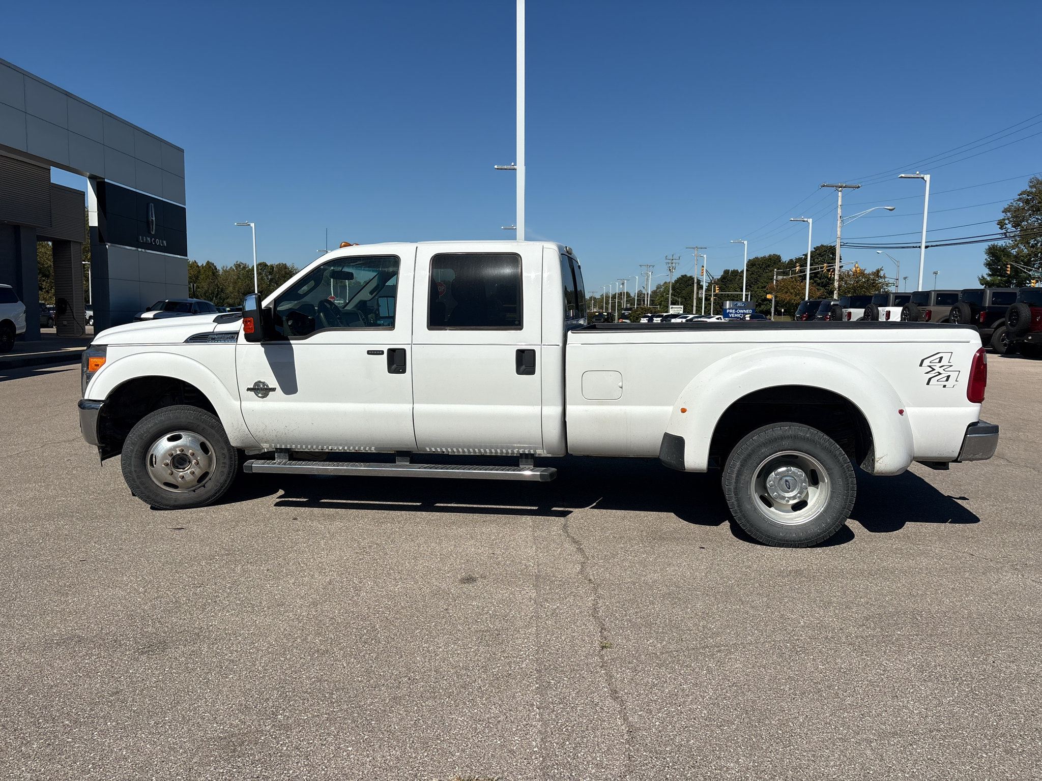 Used 2014 Ford F350 XLT w/ XLT Premium Package AWD/4WD image 6