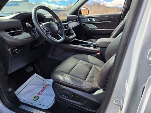 Used 2025 Ford Explorer Platinum w/ LUX Leather Package AWD/4WD image 11