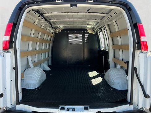 Used 2025 GMC Savana 2500 w/ Driver Convenience Package RWD image 17