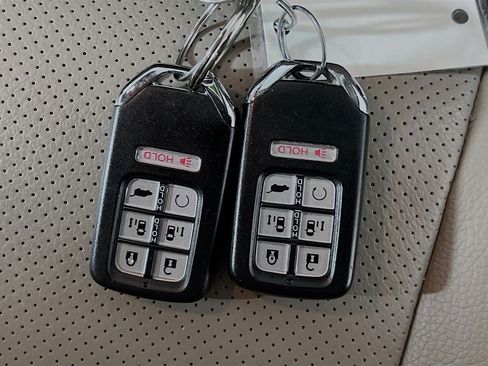 Used 2018 Honda Odyssey Elite image 36