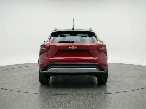 Used 2025 Chevrolet Trax LT w/ LT Convenience Package FWD image 7