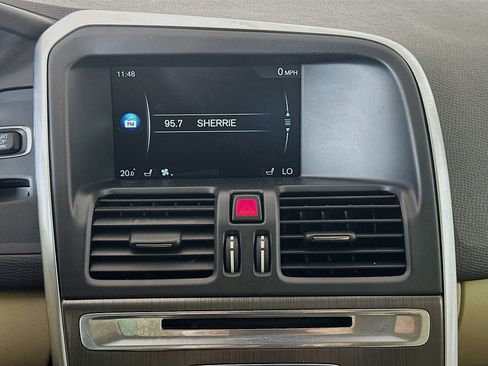 Used 2015 Volvo XC60 T5 Premier image 19