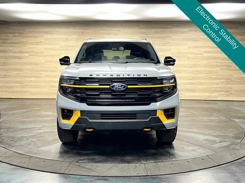Used 2025 Ford Expedition Tremor AWD/4WD image 9