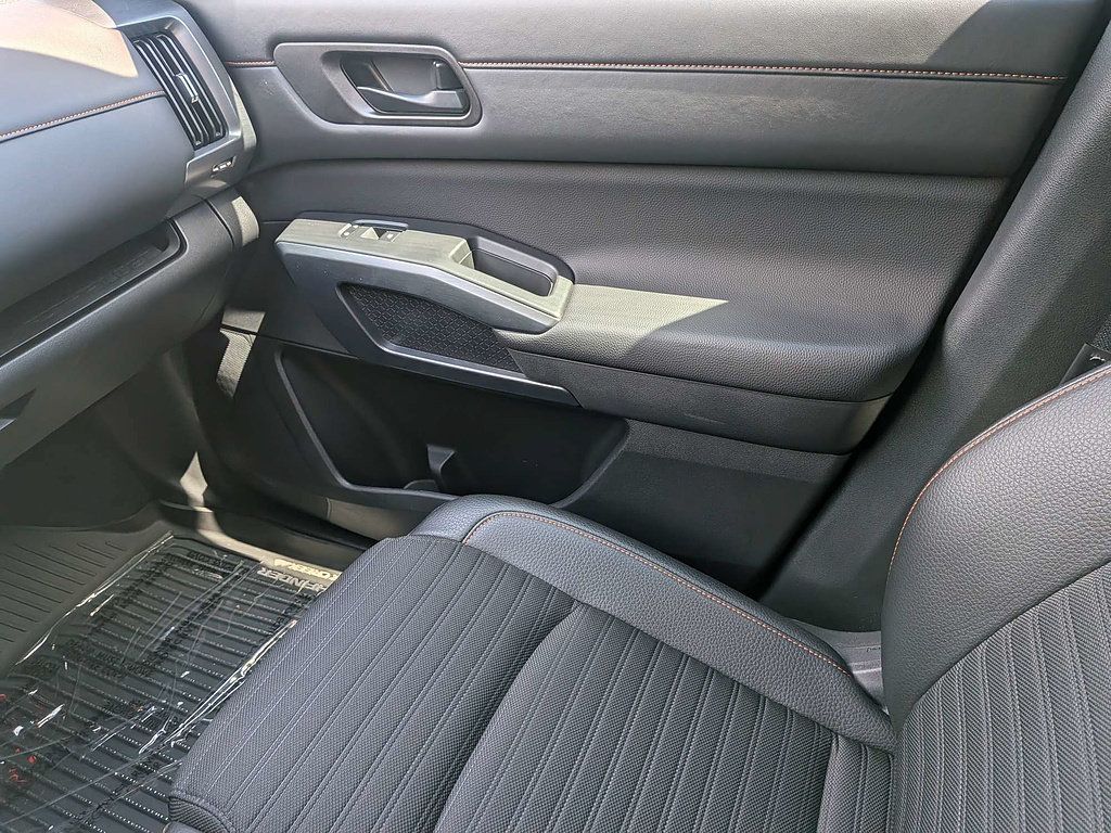 Used 2025 Nissan Pathfinder Rock Creek AWD/4WD image 20