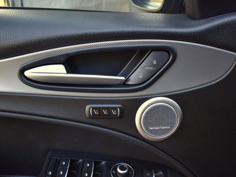 Used 2018 Alfa Romeo Stelvio Ti Sport image 25