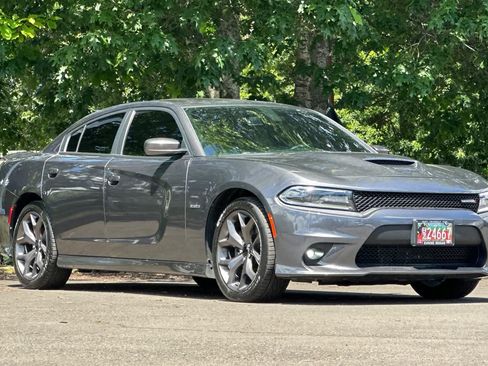 Used 2019 Dodge Charger R/T w/ Driver Confidence Group RWD image 9