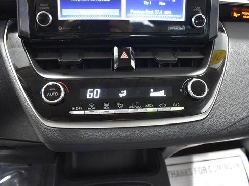 Used 2022 Toyota Corolla LE FWD image 18