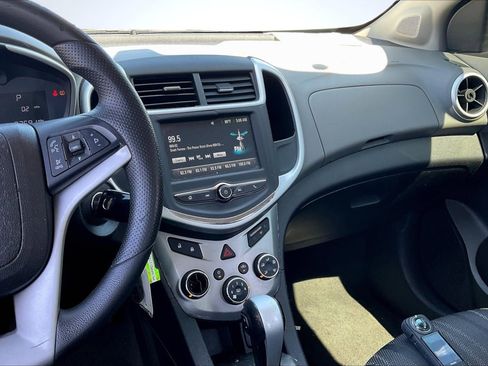 Used 2017 Chevrolet Sonic LT image 6