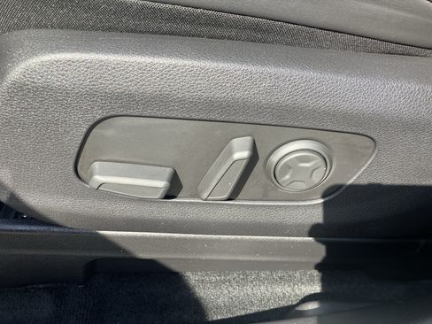 Used 2024 Kia Carnival SX FWD image 20