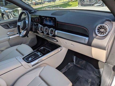 Used 2024 Mercedes-Benz GLB 250 4MATIC image 22