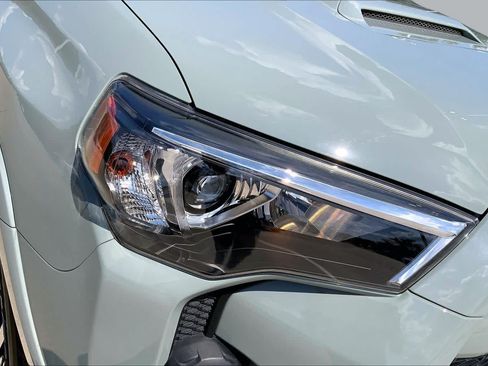 Used 2023 Toyota 4Runner TRD Off-Road AWD/4WD image 26