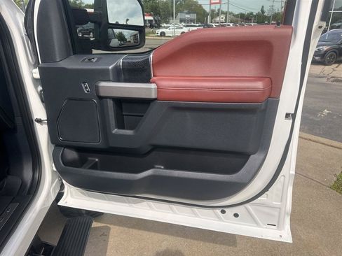 Used 2022 Ford F250 Platinum w/ FX4 Off-Road Package AWD/4WD image 13