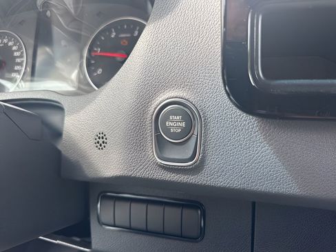 Used 2025 Mercedes-Benz Sprinter 2500 image 21