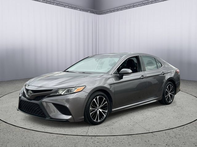 Used 2018 Toyota Camry SE w/ Convenience Package FWD image 2