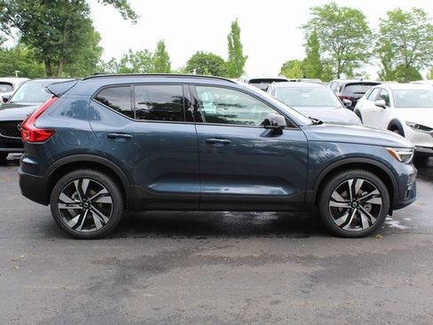 New 2026 Volvo XC40 B5 Ultra w/ Protection Package Premier image 2