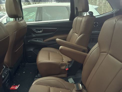 Used 2023 Subaru Ascent Touring image 6