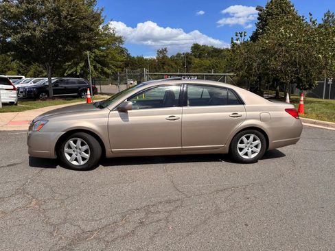 Used 2005 Toyota Avalon XL FWD image 3