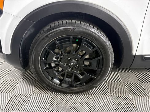Used 2022 Kia Telluride SX w/ SX Prestige Package AWD/4WD image 11