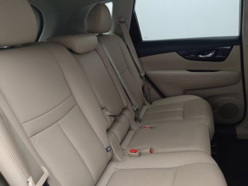 Used 2017 Nissan Rogue SL image 19