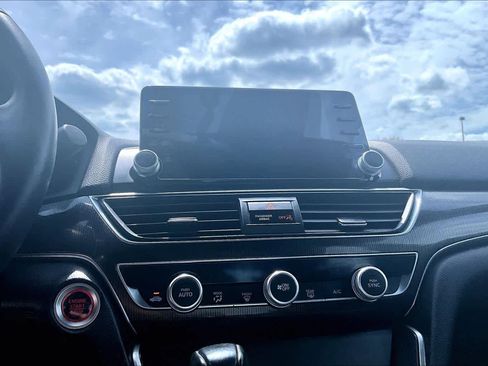 Used 2018 Honda Accord Sport image 35