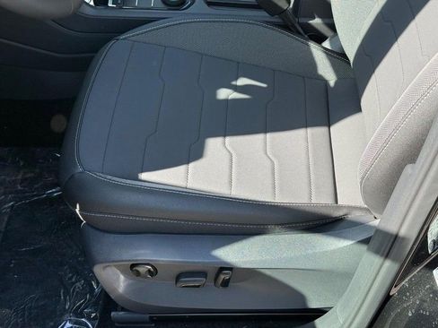 New 2026 Volkswagen Taos SE AWD/4WD image 17