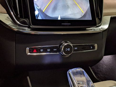 New 2026 Volvo XC90 T8 Plus image 18