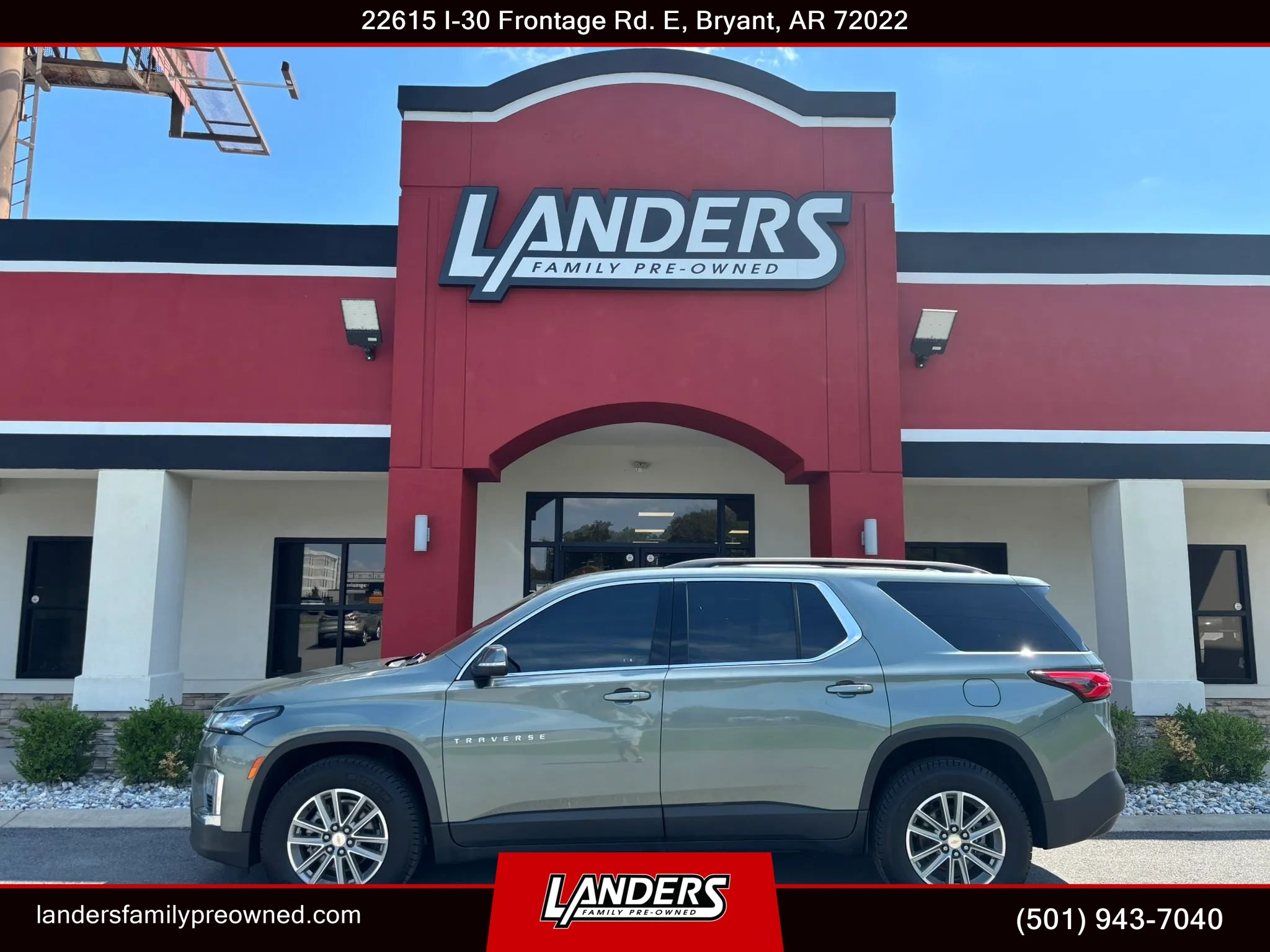 Used 2022 Chevrolet Traverse LT FWD image 1