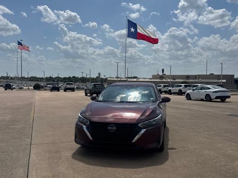 Certified 2025 Nissan Sentra SV FWD image 6