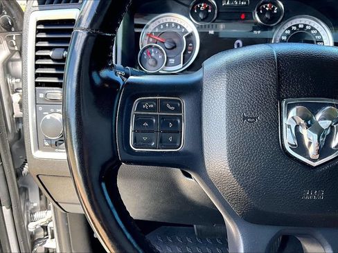 Used 2020 RAM 1500 Classic SLT w/ Luxury Group RWD image 19
