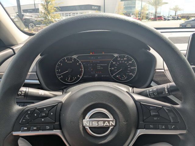 Used 2025 Nissan Altima 2.5 SV FWD image 26