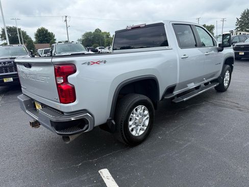Used 2022 Chevrolet Silverado 3500 LT w/ Convenience Package AWD/4WD image 5