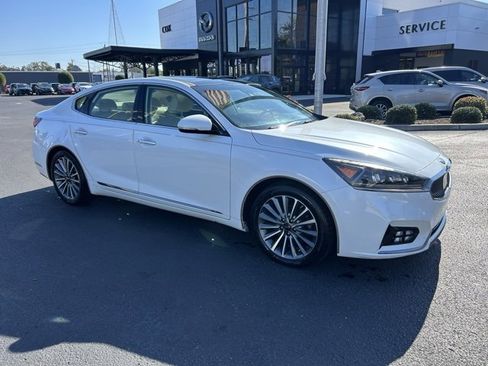 Used 2017 Kia Cadenza Technology image 1