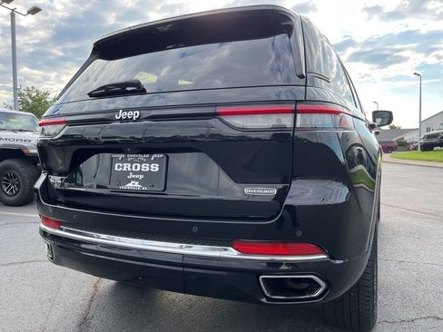 Used 2022 Jeep Grand Cherokee Overland w/ Luxury Tech Group IV AWD/4WD image 53