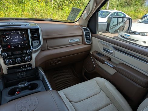 Used 2020 RAM 1500 Laramie AWD/4WD image 11