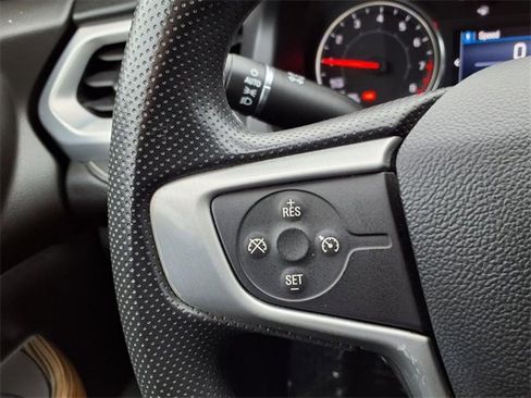 Used 2021 GMC Acadia SLE image 11