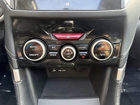 Used 2021 Subaru Forester Limited image 24