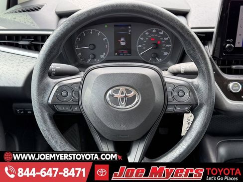 Used 2025 Toyota Corolla LE image 15