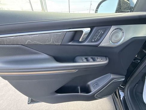 Used 2025 Buick Enclave Avenir AWD/4WD image 23