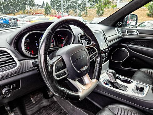 Used 2020 Jeep Grand Cherokee SRT image 9