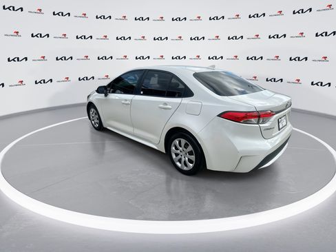 Used 2020 Toyota Corolla LE image 6