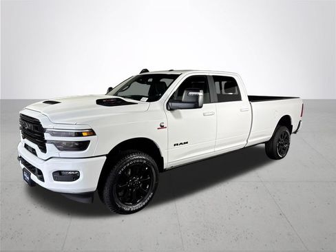 New 2026 RAM 2500 Laramie AWD/4WD image 2