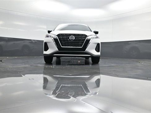 Used 2025 Nissan Kicks Play S image 40