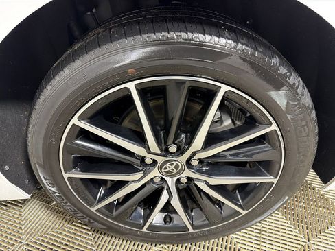 Used 2023 Toyota Camry SE image 19
