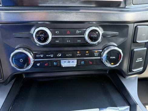 Used 2025 Ford F250 Lariat AWD/4WD image 34