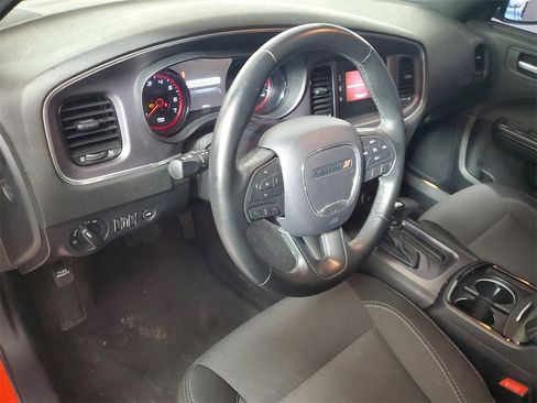 Used 2017 Dodge Charger SE w/ Blacktop Package image 10