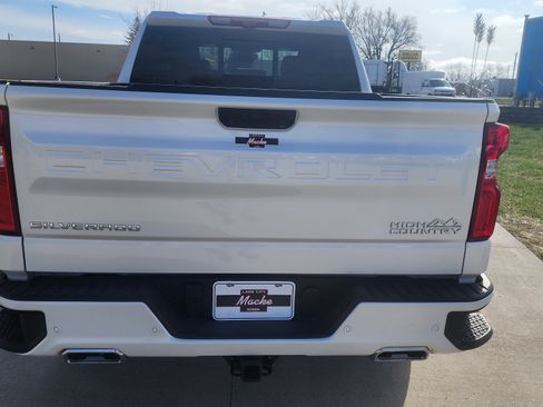 Used 2025 Chevrolet Silverado 1500 High Country image 5